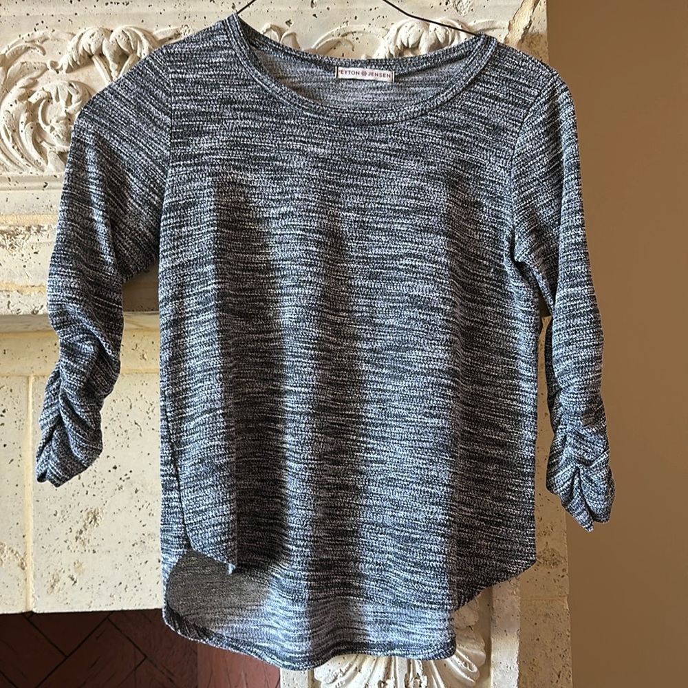 Peyton Jensen Women’s Top. Size Small.